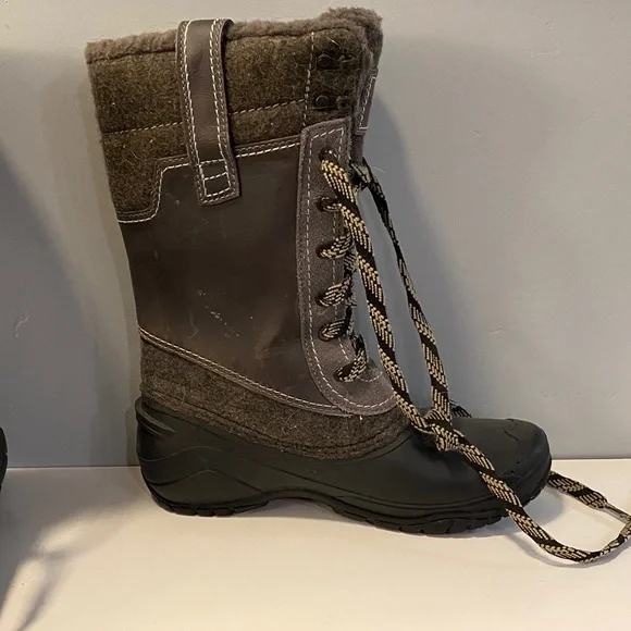 The North Face Dark Brown and Black Lace-Up Boots - Picture 4 of 6